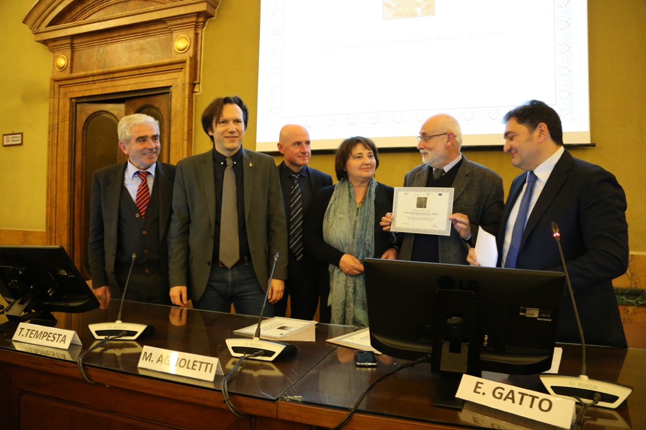 Paesaggio rurale storico, la “Fascia olivata Assisi – Spoleto” premiata a Roma